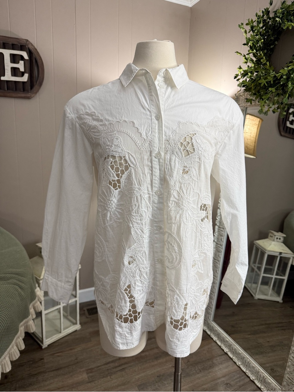 Maeve by Anthropologie White Embroidered Cutwork Button Down Shirt - Picture 11 of 11